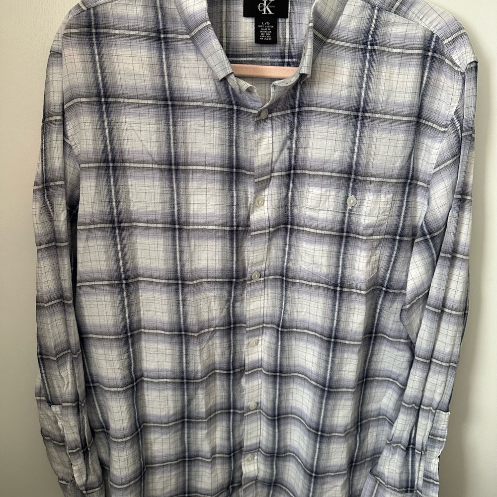 “Calvin Klein Men's Blue White Checkered Long Sleeve Shirt Size L”